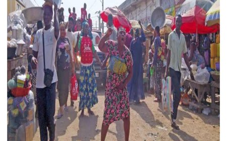 Woman causes drama along Nakuru Highway for snatching another woman’s husband