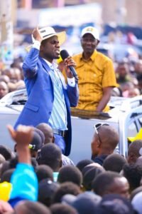 Douglas Ogari Addressing Wananchi with President Ruto at Suneka Market